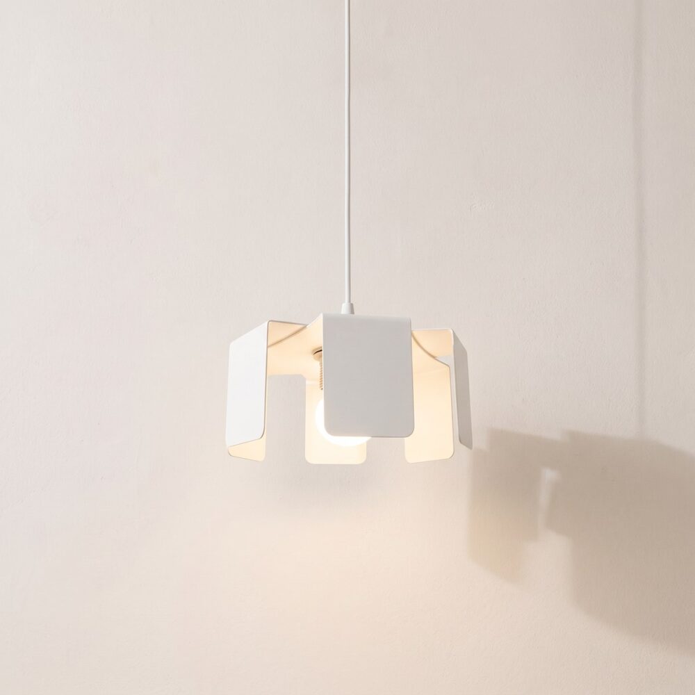 Minimalist tulip pendant light in white or black steel